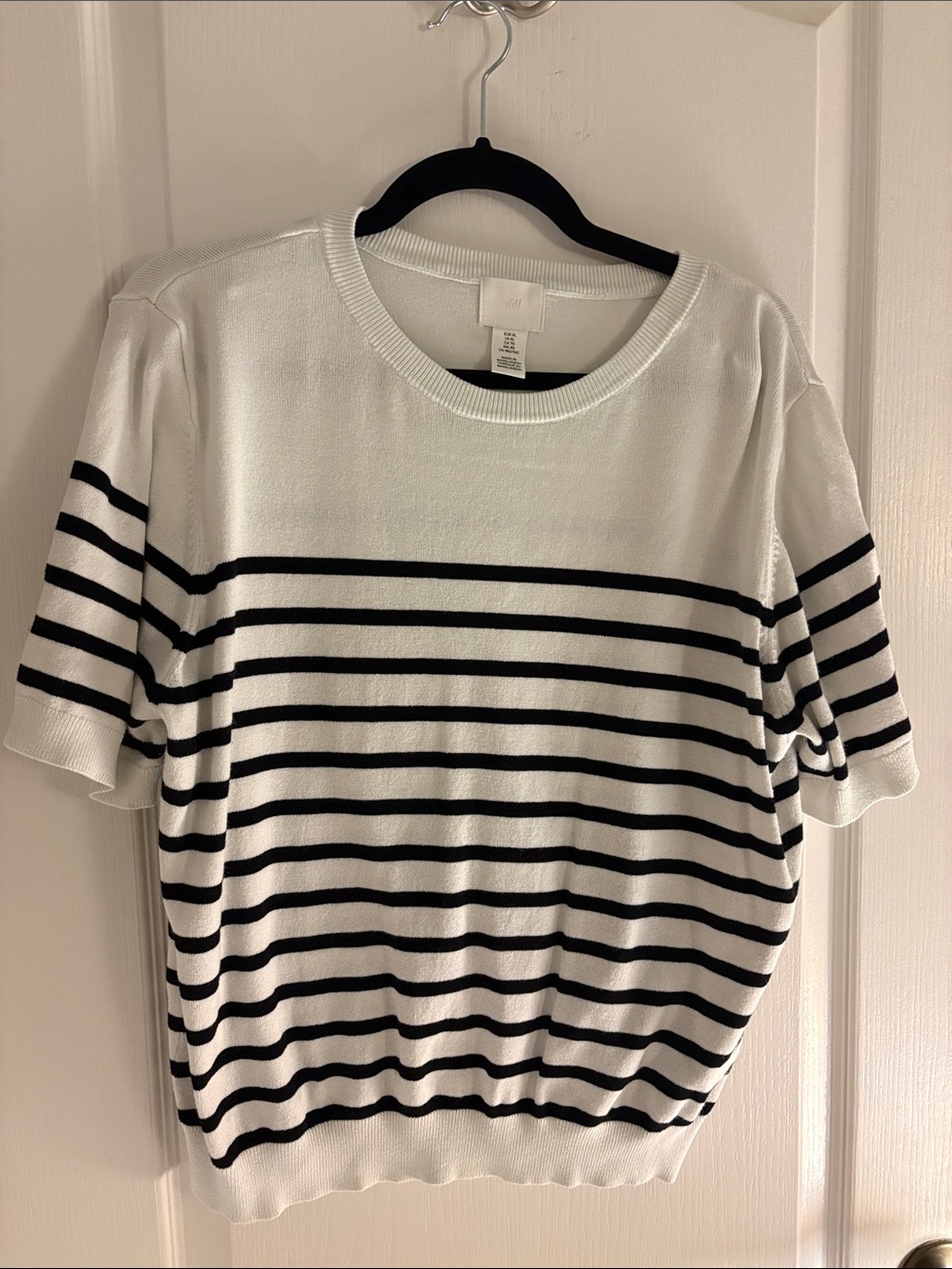 H&M White Short Sleeve Crewneck Top with Black Stripes